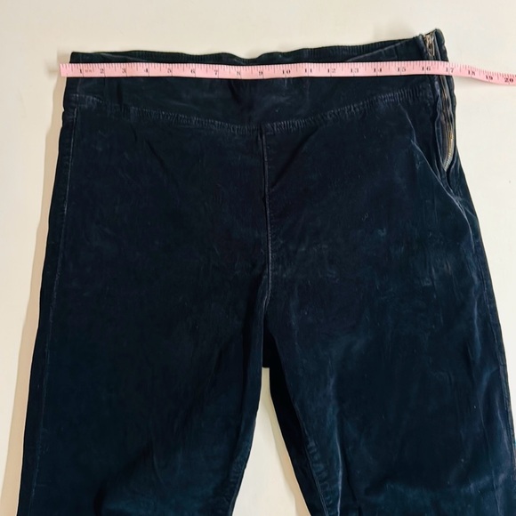 Free People-In My Feelings- Black cropped boot cut velvet pants.Size Large - Picture 6 of 10